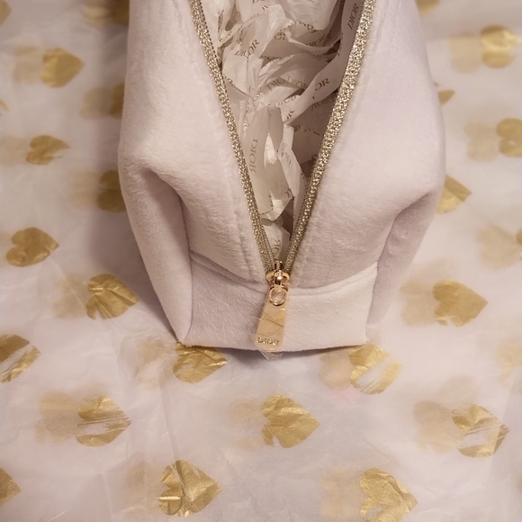 Dior limited edition Velvet cosmetic/ cross body Bag with free Dior lipstick - Picture 4 of 16